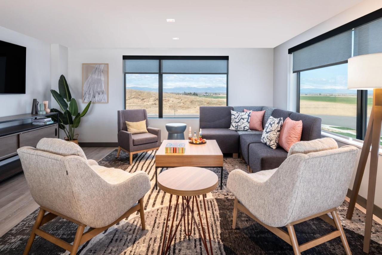 Atwell Suites - Denver Airport Tower Road By Ihg ภายนอก รูปภาพ