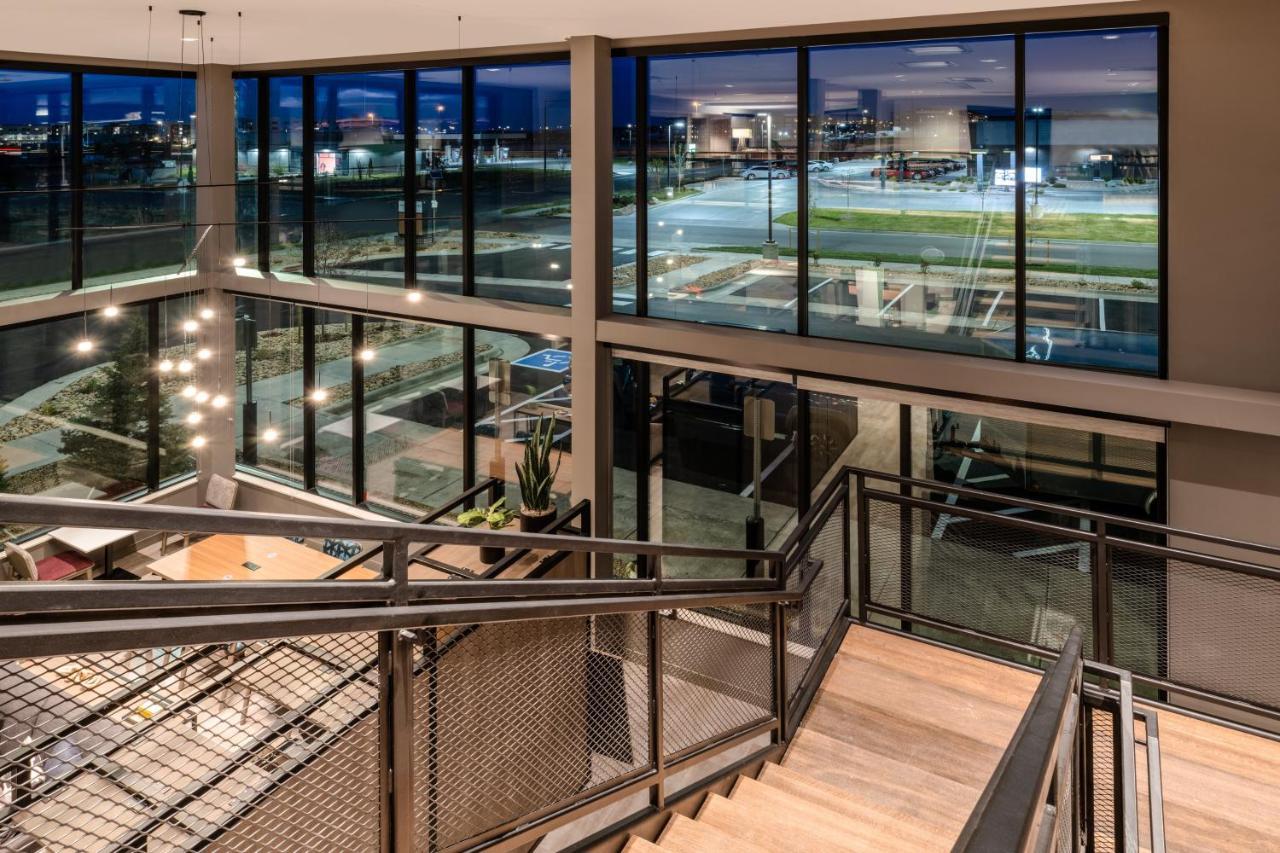 Atwell Suites - Denver Airport Tower Road By Ihg ภายนอก รูปภาพ