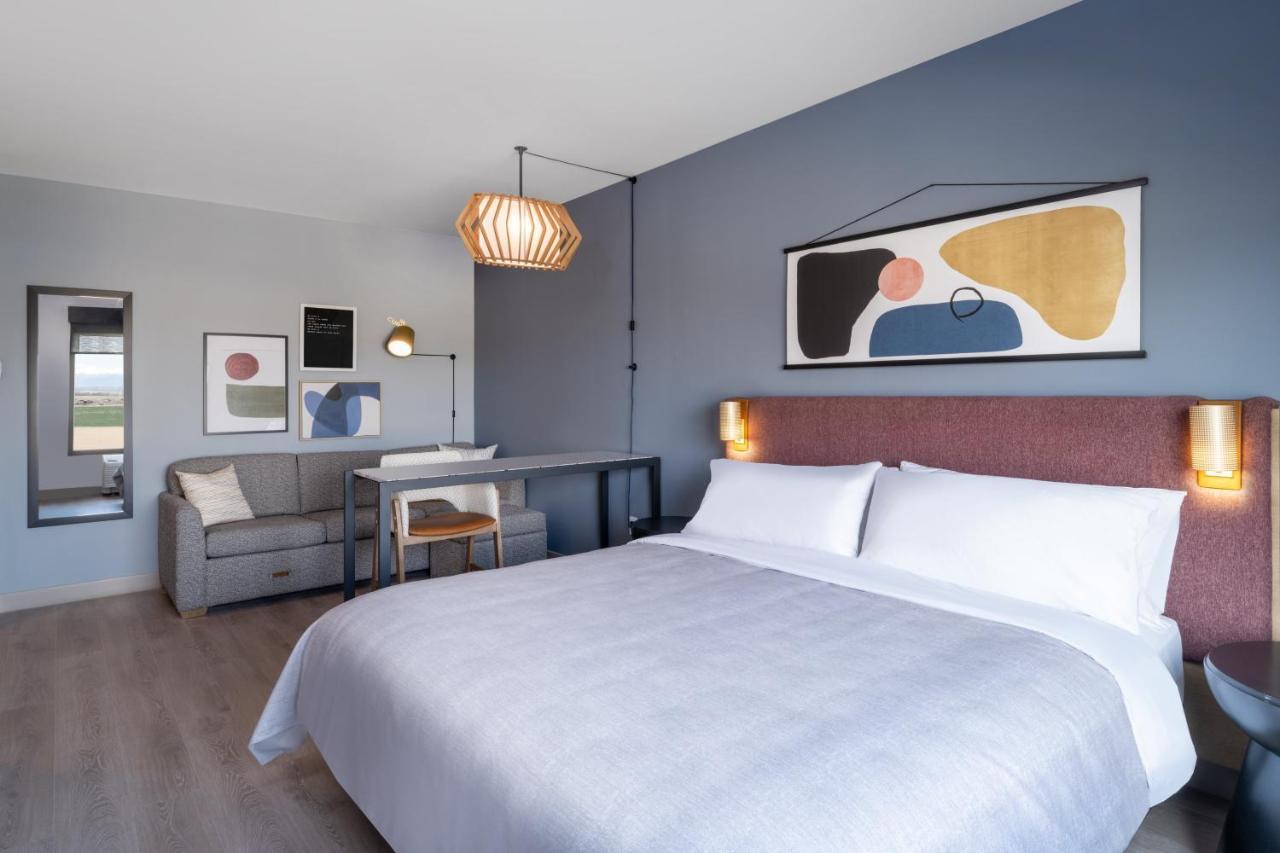 Atwell Suites - Denver Airport Tower Road By Ihg ภายนอก รูปภาพ