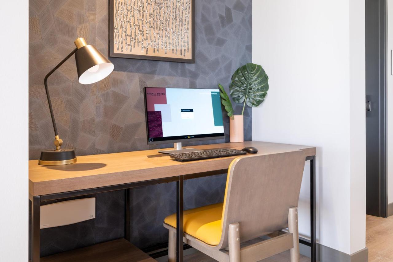 Atwell Suites - Denver Airport Tower Road By Ihg ภายนอก รูปภาพ