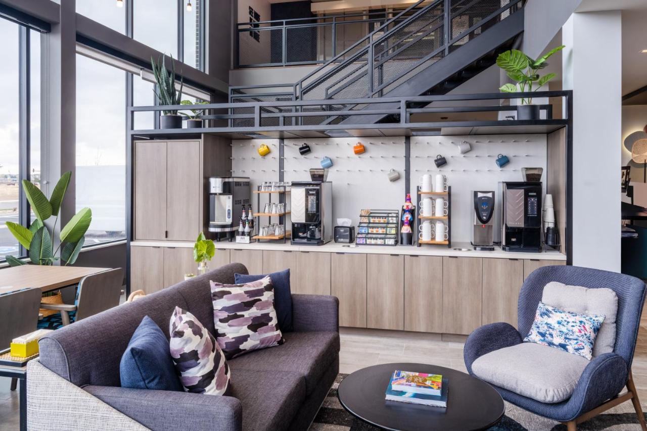 Atwell Suites - Denver Airport Tower Road By Ihg ภายนอก รูปภาพ