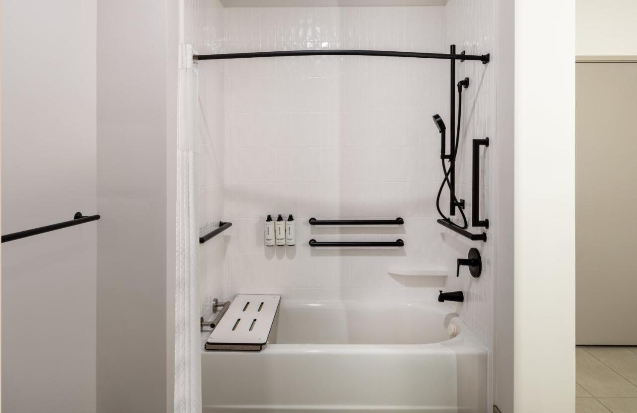 Atwell Suites - Denver Airport Tower Road By Ihg ภายนอก รูปภาพ