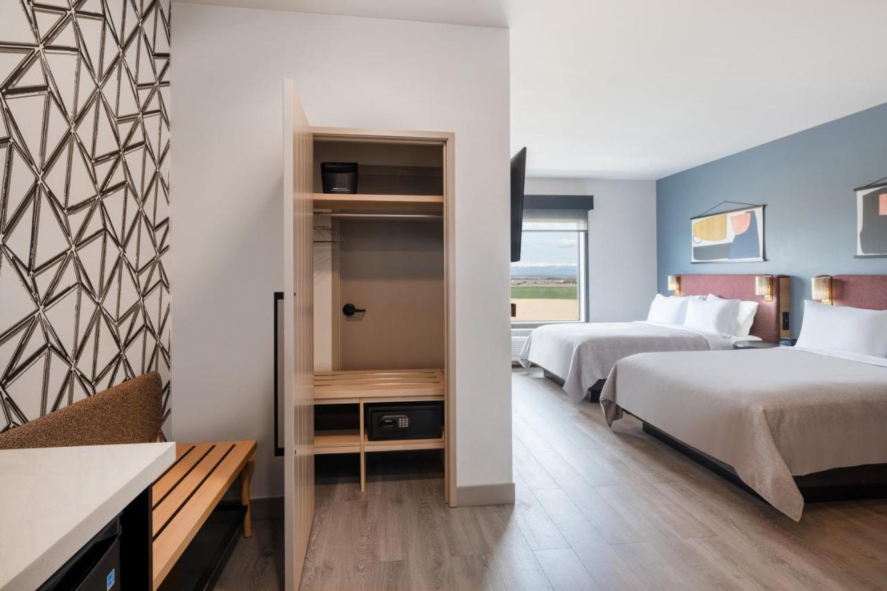 Atwell Suites - Denver Airport Tower Road By Ihg ภายนอก รูปภาพ